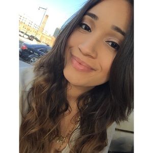 Meet your Posher, Denise